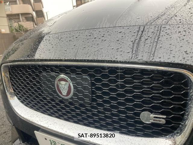 Jaguar XE 2015-08 8284830-13