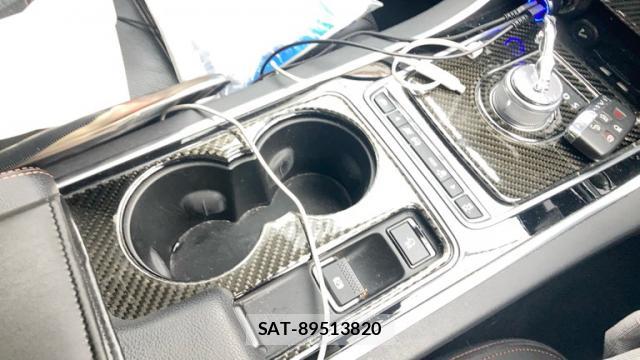 Jaguar XE 2015-08 8284830-19