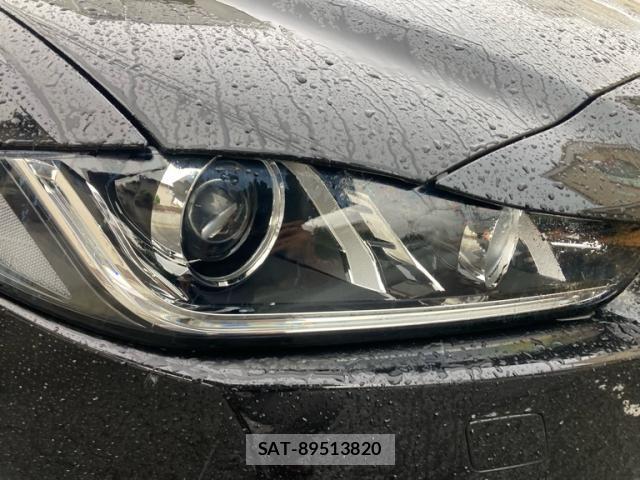 Jaguar XE 2015-08 8284830-4