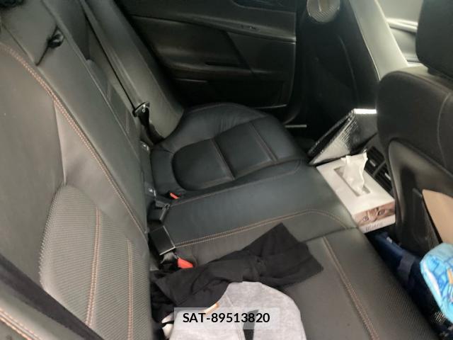 Jaguar XE 2015-08 8284830-6