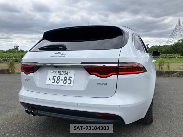 Jaguar XF 2018-10 8285508-5