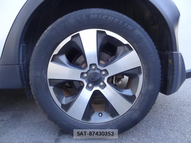 Subaru XV HYBRID 2013-08 8282937-12