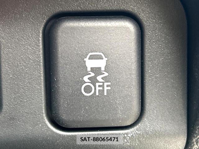 Subaru XV 2013-04 8279430-5
