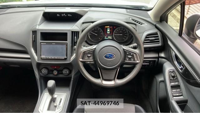 Subaru XV 2017-07 8282314-16