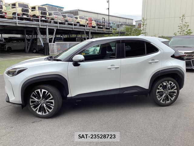 Toyota YARIS CROSS 2023-10 8277297-16