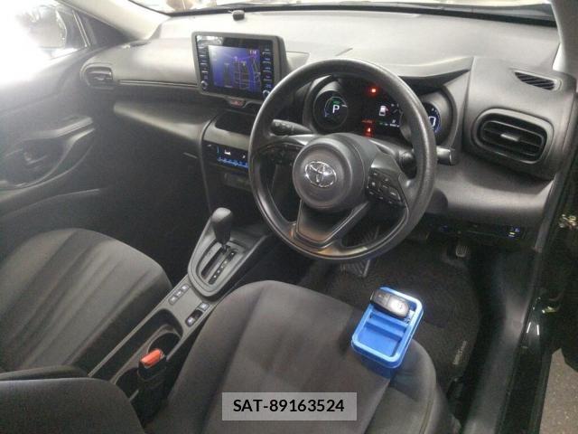 Toyota YARIS CROSS 2021-11 8277426-2