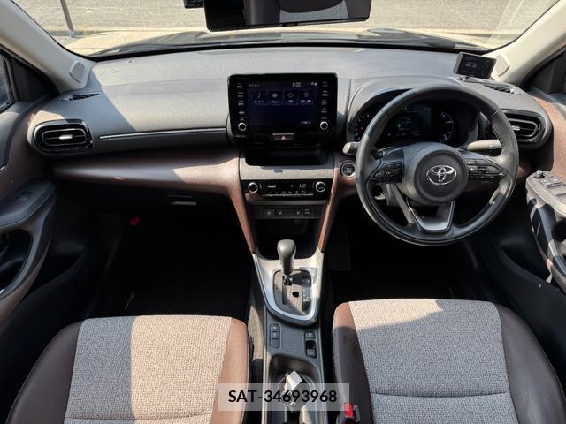 Toyota YARIS CROSS 2020-11 8277726-11