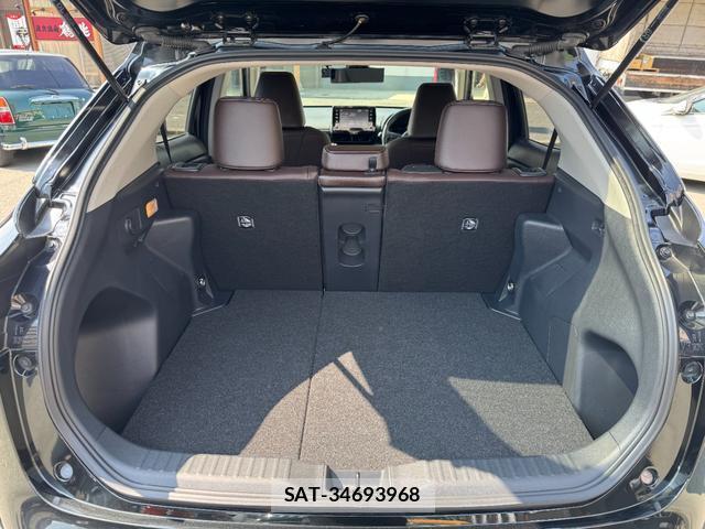 Toyota YARIS CROSS 2020-11 8277726-18