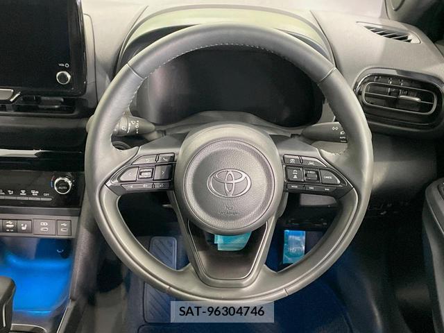 Toyota YARIS CROSS 2025-04 8278046-10