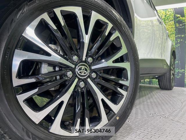 Toyota YARIS CROSS 2025-04 8278046-12