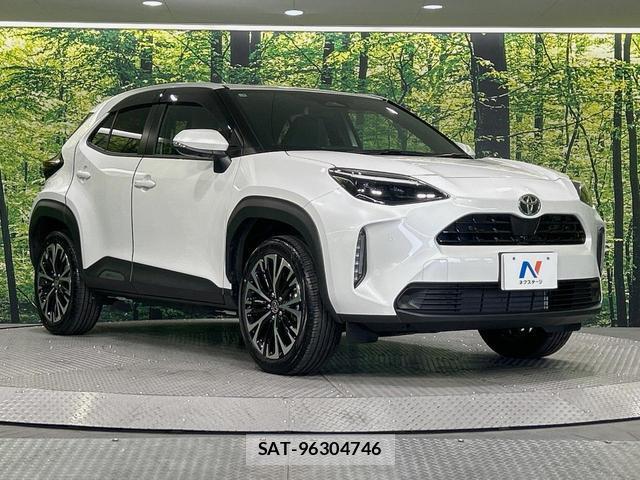 Toyota YARIS CROSS 2025-04 8278046-15