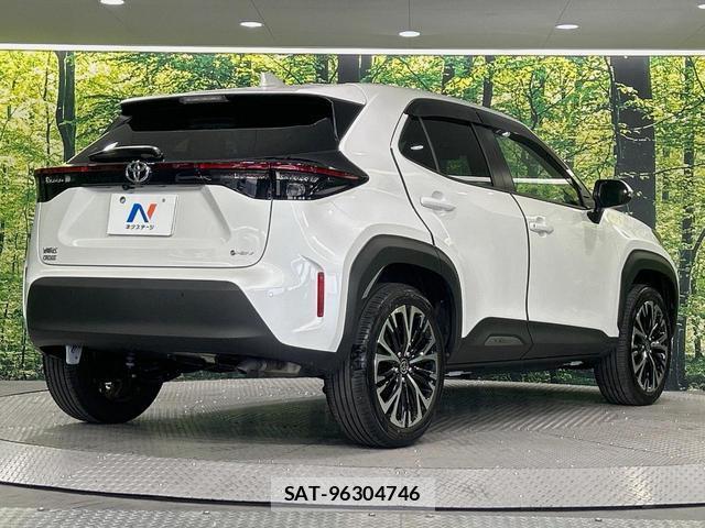 Toyota YARIS CROSS 2025-04 8278046-16