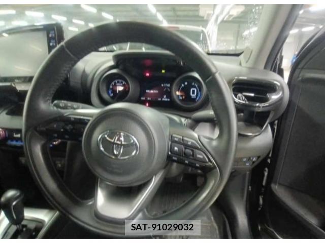 Toyota YARIS CROSS 2022-03 8278594-2