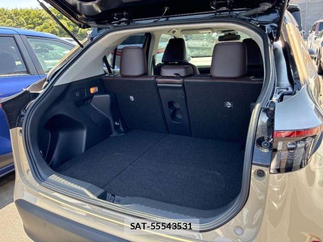 Toyota YARIS CROSS 2021-04 8278978-10