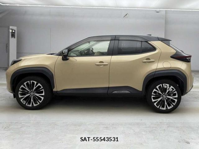 Toyota YARIS CROSS 2021-04 8278978-3