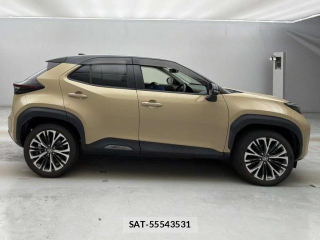 Toyota YARIS CROSS 2021-04 8278978-9