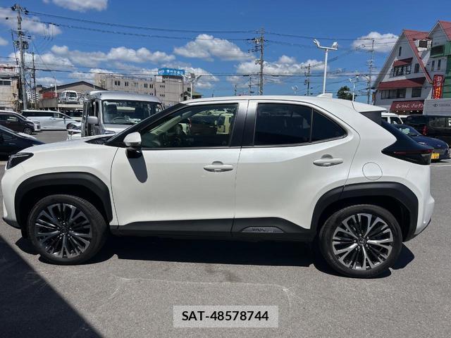 Toyota YARIS CROSS 2022-01 8279323-15