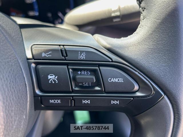 Toyota YARIS CROSS 2022-01 8279323-4