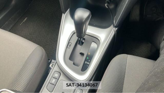 Toyota YARIS CROSS 2021-07 8280459-14
