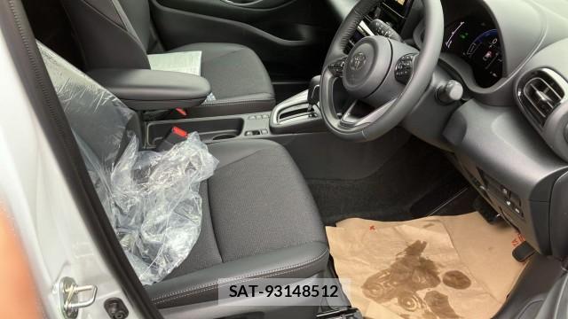 Toyota YARIS CROSS 2026-04 8280693-5