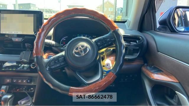 Toyota YARIS CROSS 2021-07 8281092-16