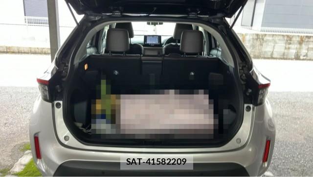 Toyota YARIS CROSS 2022-03 8281395-17