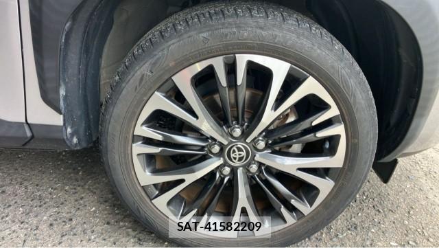 Toyota YARIS CROSS 2022-03 8281395-8