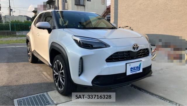 Toyota YARIS CROSS 2025-03 8281530-11
