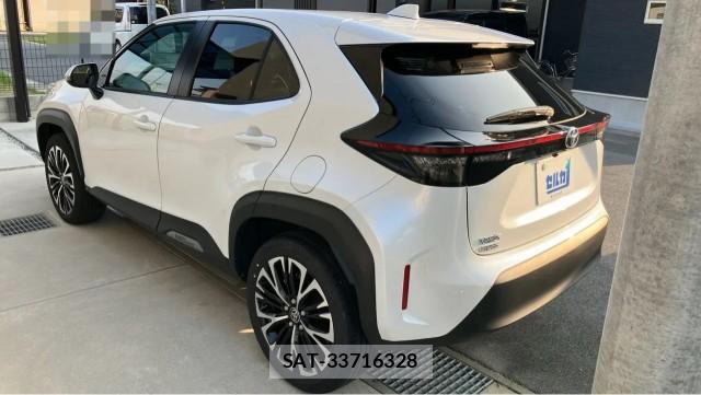 Toyota YARIS CROSS 2025-03 8281530-13