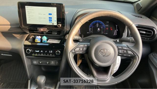 Toyota YARIS CROSS 2025-03 8281530-16
