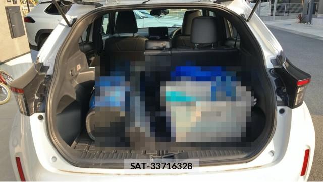 Toyota YARIS CROSS 2025-03 8281530-17