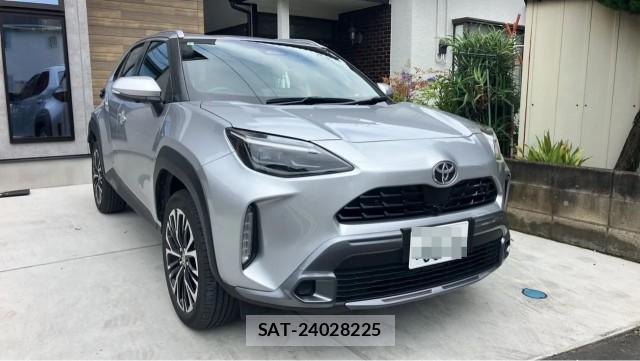 Toyota YARIS CROSS 2024-06 8281598-11