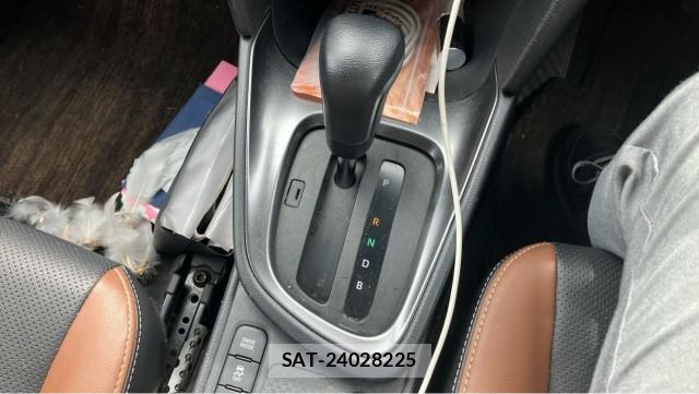 Toyota YARIS CROSS 2024-06 8281598-14