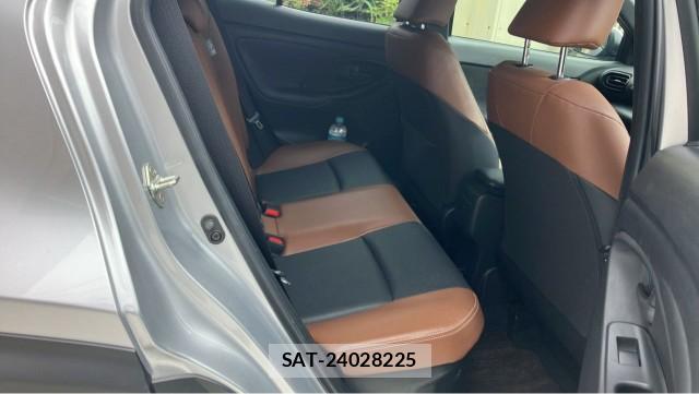 Toyota YARIS CROSS 2024-06 8281598-6