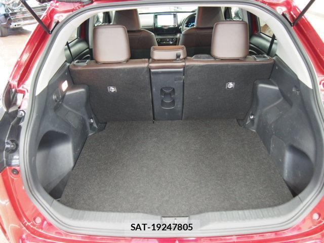 Toyota YARIS CROSS 2021-07 8283008-19