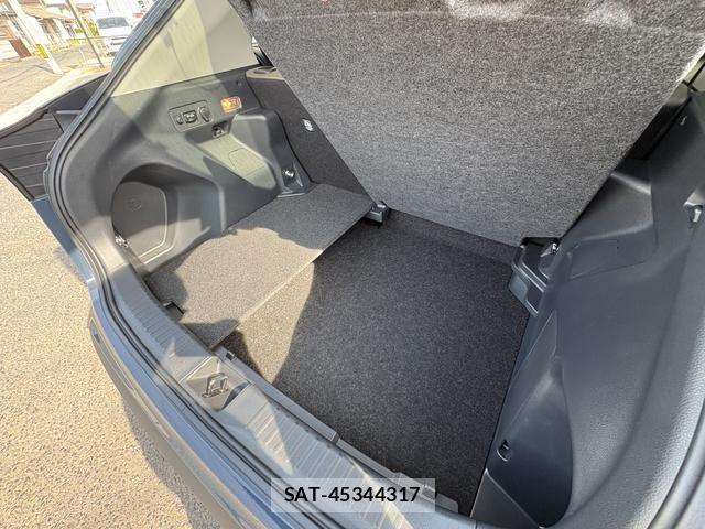 Toyota YARIS CROSS 2024-09 8283569-11