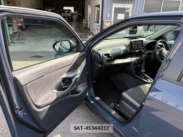 Toyota YARIS CROSS 2024-09 8283569-14