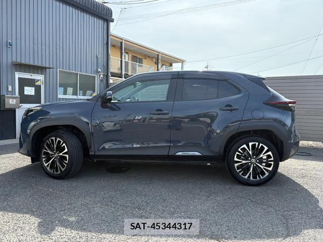 Toyota YARIS CROSS 2024-09 8283569-7
