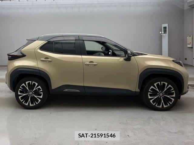 Toyota YARIS CROSS 2024-10 8284242-12