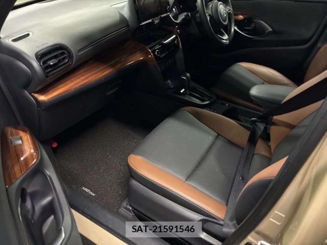 Toyota YARIS CROSS 2024-10 8284242-4