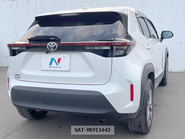 Toyota YARIS CROSS 2024-05 8284340-17