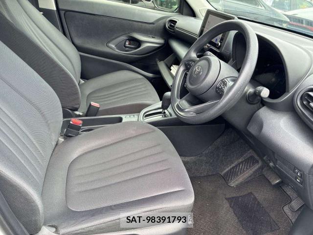 Toyota YARIS CROSS 2025-12 8284386-3