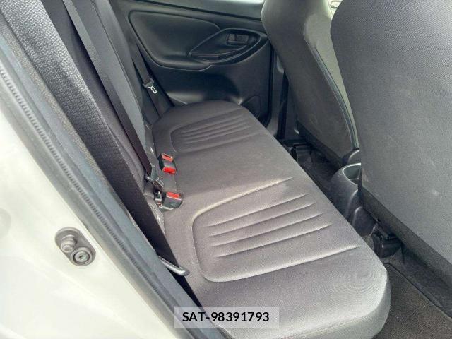 Toyota YARIS CROSS 2025-12 8284386-4