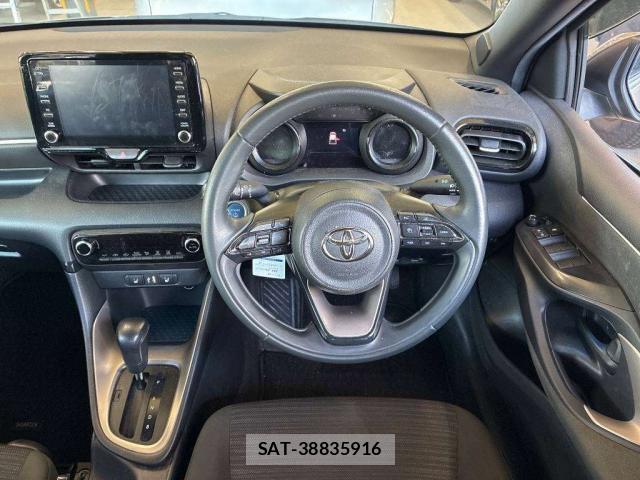 Toyota YARIS 2021-11 8276968-2