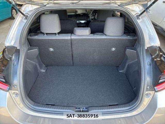 Toyota YARIS 2021-11 8276968-5