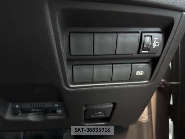 Toyota YARIS 2021-11 8276968-6