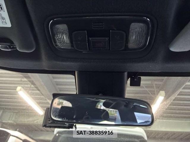 Toyota YARIS 2021-11 8276968-7