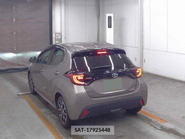 Toyota YARIS 2023-07 8277007-1