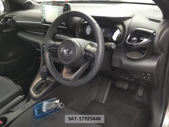 Toyota YARIS 2023-07 8277007-2