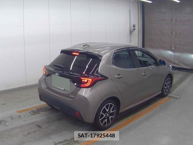 Toyota YARIS 2023-07 8277007-5